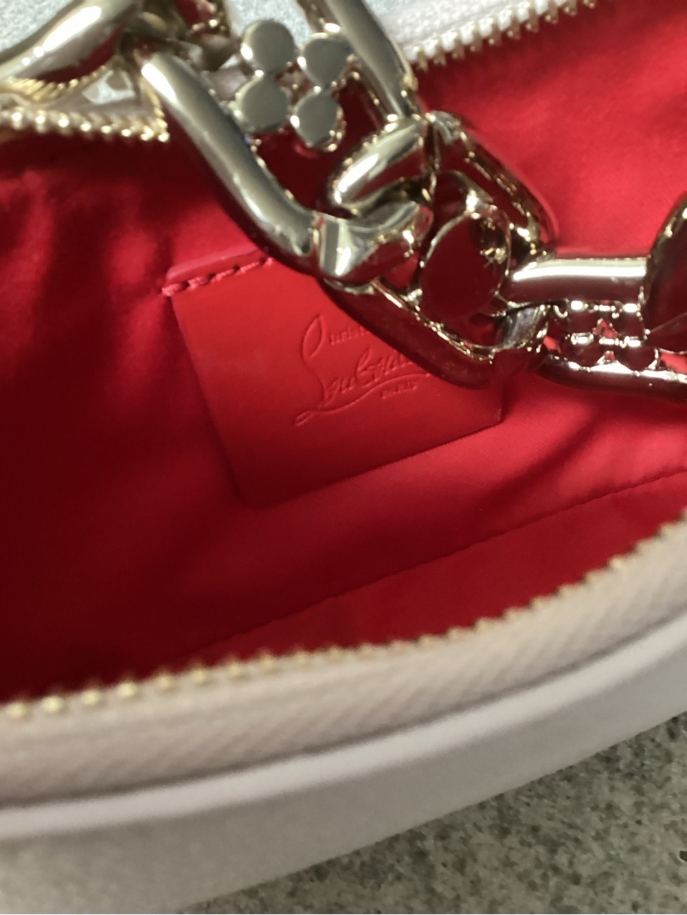CHRISTIAN LOUBOUTIN LOUBILA HANDBAG. - Picture 11 of 16